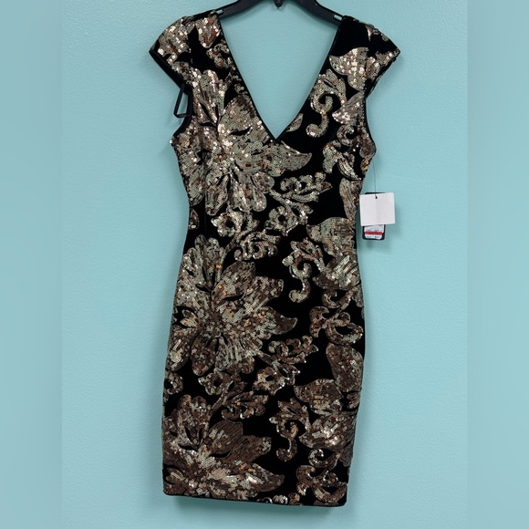 Guess velvet sequin dress in black/gold size 0 - Picture 5 of 11